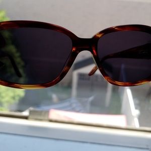 Adin Thomas Womens sunglasses in Burberry box